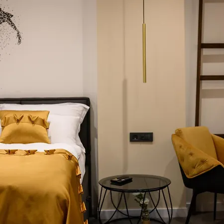 فيلة Carlotta Vižinada